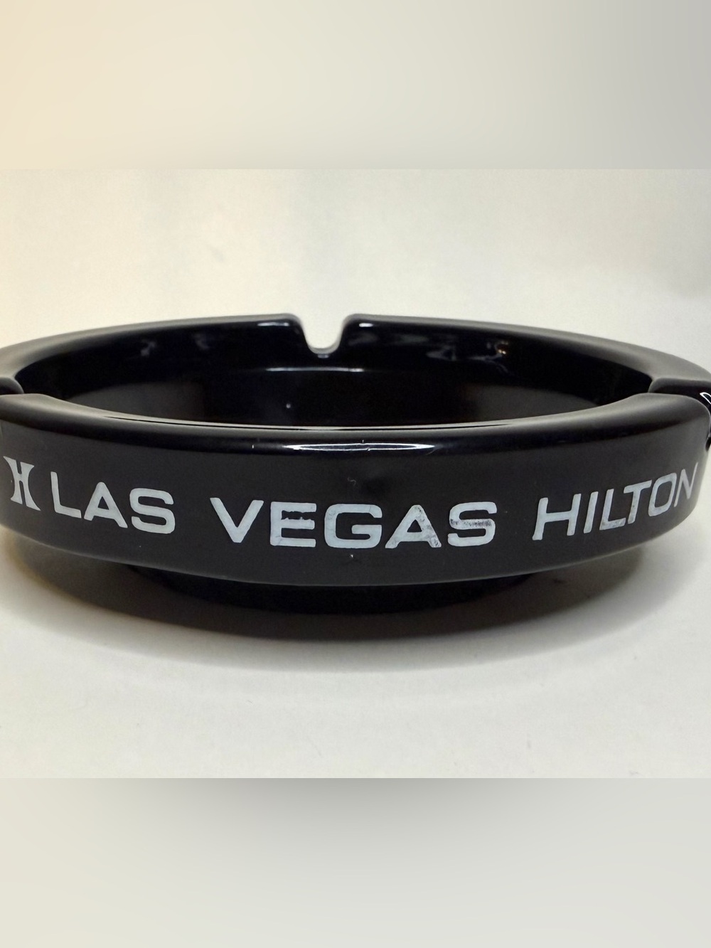 Vintage Las Vegas Hilton Casino Black Glass Ashtray Round Retro Souvenir 4.5"